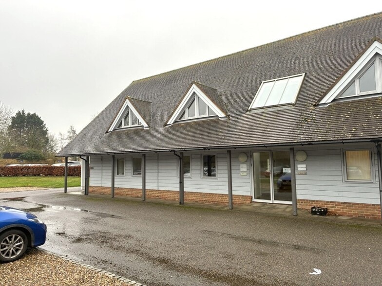 Duxford Rd, Saffron Walden to rent - Building Photo - Image 2 of 3