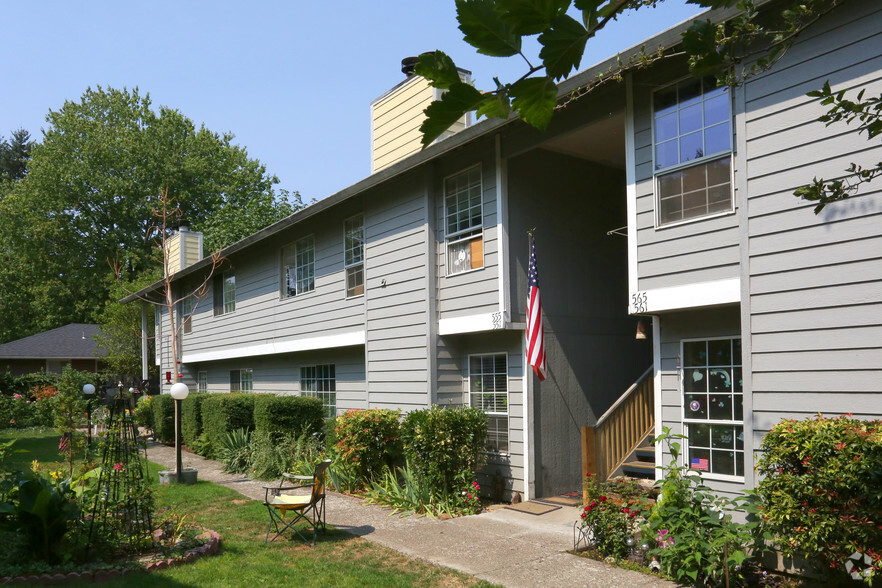 503 N Knott St, Canby, OR for sale - Building Photo - Image 3 of 14