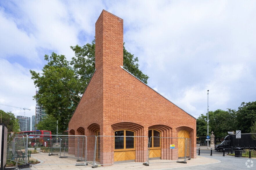 Beresford Sq, London for sale - Primary Photo - Image 1 of 1