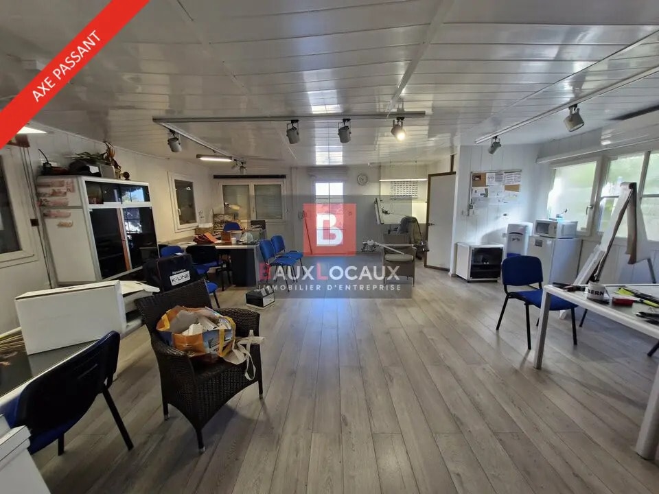 Location Bureaux 200 m² - Photo 1