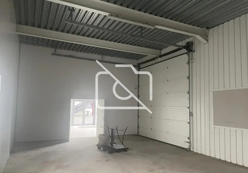 Light Industrial in Les Ulis to rent Building Photo- Image 1 of 5