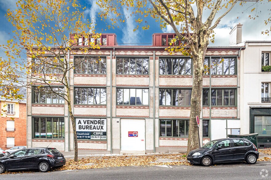Retail in Paris to rent - Primary Photo - Image 1 of 16