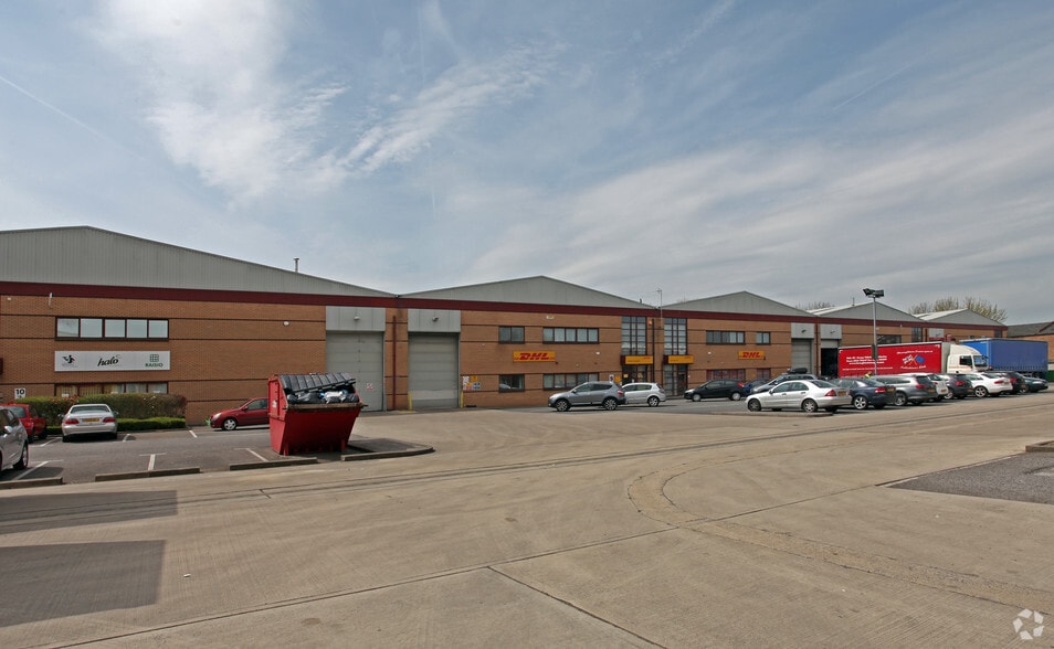 Dunbeath Ct, Swindon to rent - Building Photo - Image 2 of 2