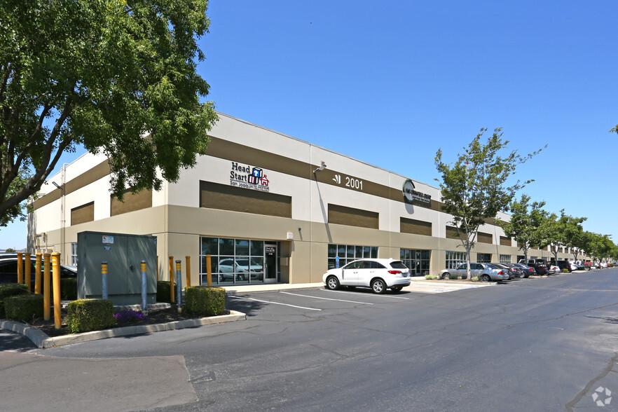 2001 Arch-Airport Rd, Stockton, CA for sale - Primary Photo - Image 1 of 1