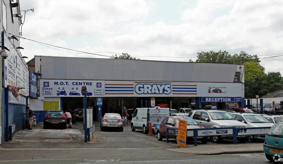160-168 Uxbridge Rd, London for sale - Building Photo - Image 2 of 4