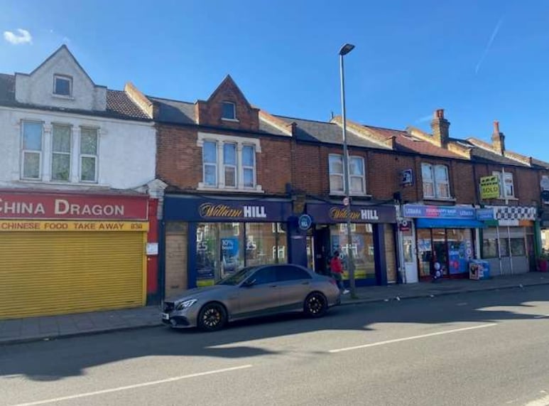 834-836 Garratt Ln, London for sale - Primary Photo - Image 1 of 6