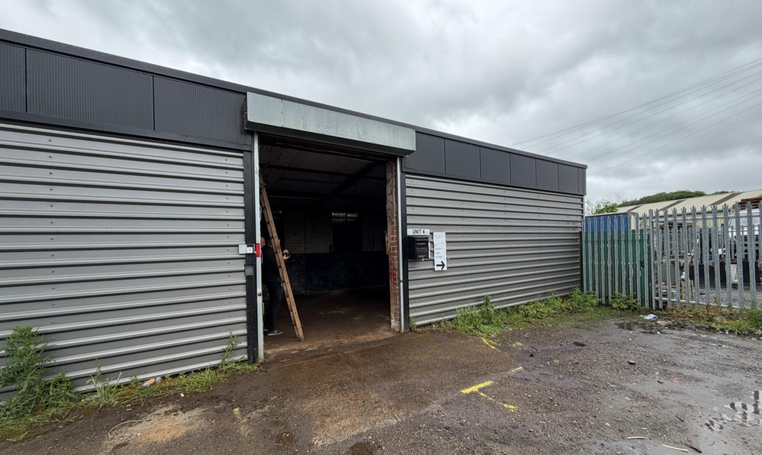 Scot Ln, Bolton to rent Primary Photo- Image 1 of 2