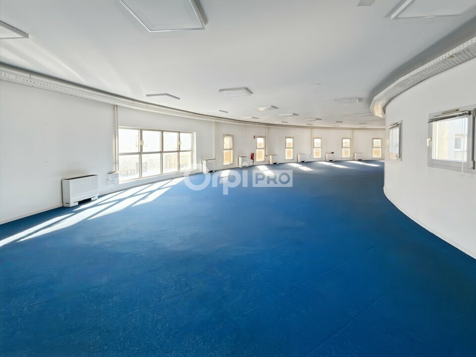 Office in Marseille to rent Interior Photo- Image 1 of 11
