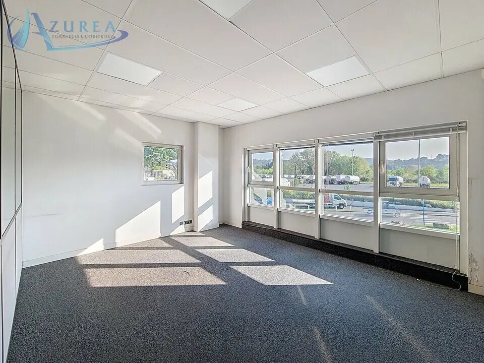 Location Bureaux 320 m² - Photo 1