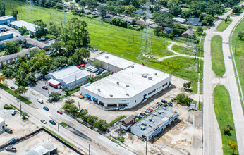 3300 E TC Jester Blvd, Houston, TX for rent Building Photo- Image 2 of 3