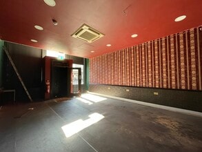 148 Union St, Aberdeen to rent Interior Photo- Image 1 of 2