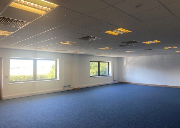 Drip Rd, Stirling to rent Interior Photo- Image 1 of 6