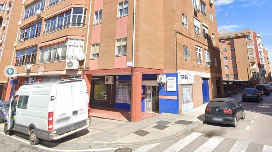 Retail in Cáceres, Cáceres to rent Building Photo- Image 1 of 2