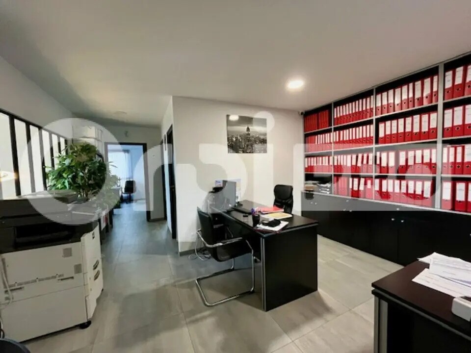 Light Industrial in Brie-Comte-Robert for sale Building Photo- Image 1 of 9