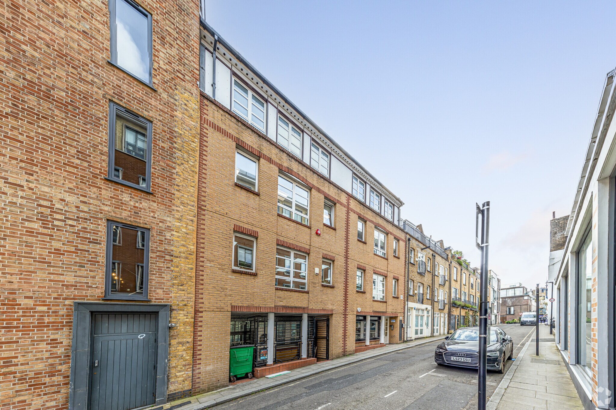 2-3 North Mews, London to rent Primary Photo- Image 1 of 11