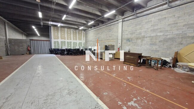 Location Local d'activités 530 m² à 1 419 m²