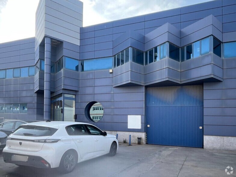Industrial in Getafe, Madrid to rent - Building Photo - Image 2 of 21