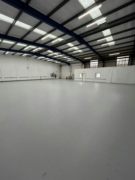 Adlington Ct, Warrington to rent - Building Photo - Image 3 of 6