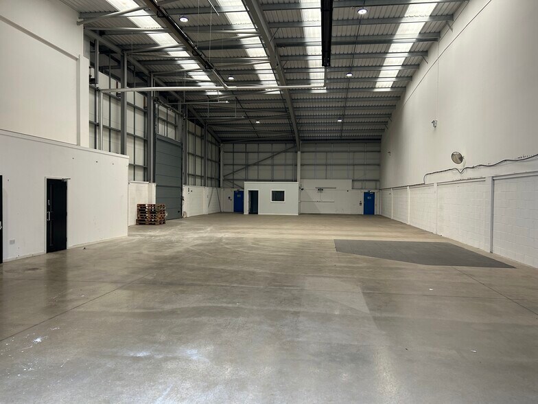 St. James Mill Rd, Northampton to rent - Building Photo - Image 2 of 3
