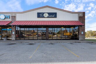 231 N Walton Blvd, Bentonville, AR for rent Building Photo- Image 1 of 7