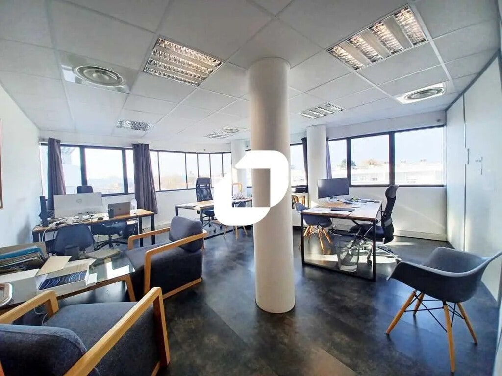 Location Bureaux 56 m² - Photo 1