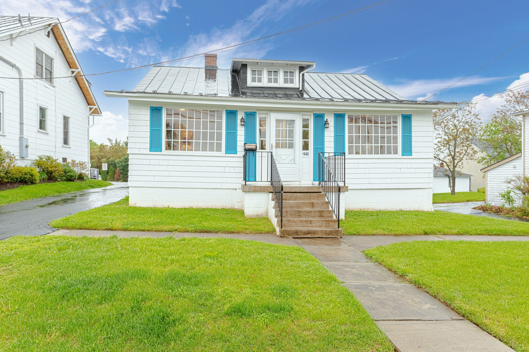 221 Loudoun St SE, Leesburg, VA for sale Primary Photo- Image 1 of 1