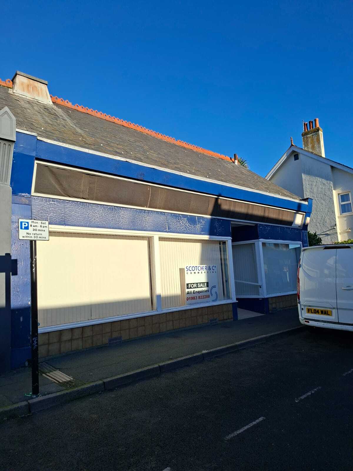 Avenue Road, Freshwater for sale Primary Photo- Image 1 of 9