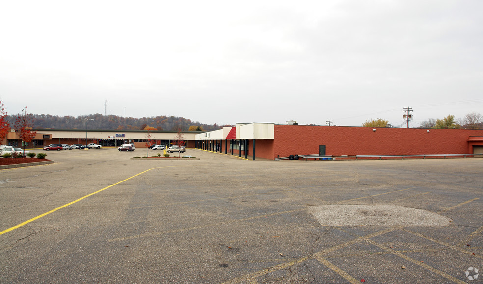 1802-1818 Washington Blvd, Belpre, OH for sale - Primary Photo - Image 1 of 1