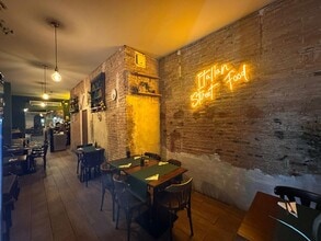 Retail in Barcelona, Barcelona to rent Interior Photo- Image 1 of 7