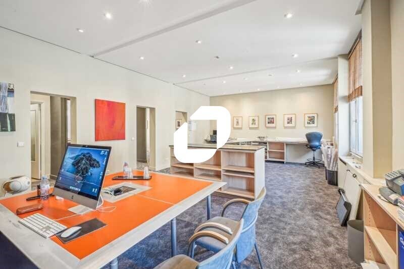 Office in Neuilly-sur-Seine to rent - Interior Photo - Image 2 of 8