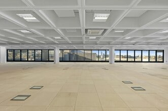 91 Brick Ln, London to rent Interior Photo- Image 2 of 3