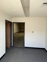 9302-9308 Narnia Dr, Riverside, CA for rent Interior Photo- Image 1 of 6