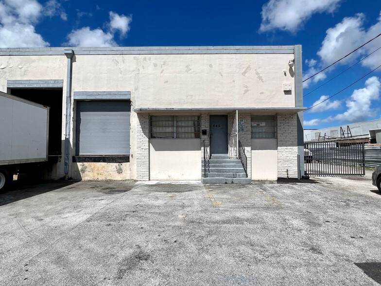 845-849 W 18th St, Hialeah, FL for rent - Building Photo - Image 1 of 2