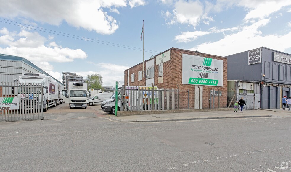 30 Hancock Rd, London for sale - Primary Photo - Image 1 of 1