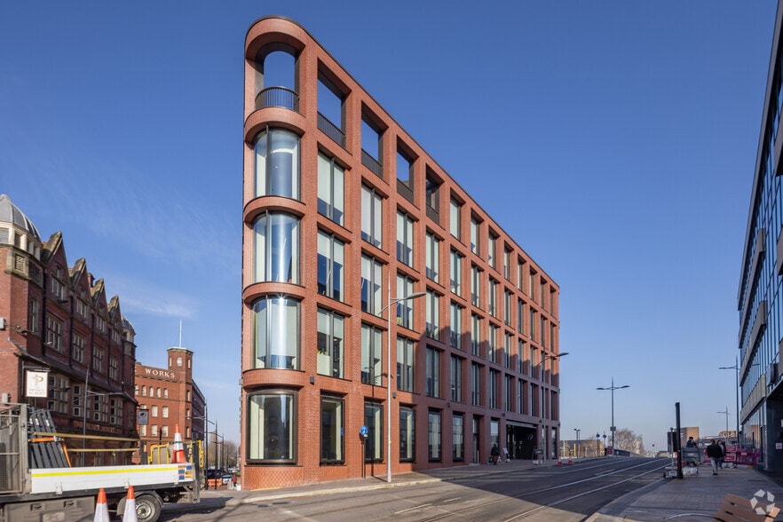 Railway Dr, Wolverhampton to rent - Building Photo - Image 3 of 4