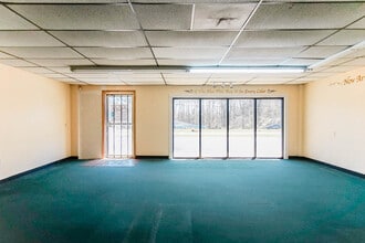 101 Kenwood Rd, Fayetteville, GA to rent Building Photo- Image 2 of 4