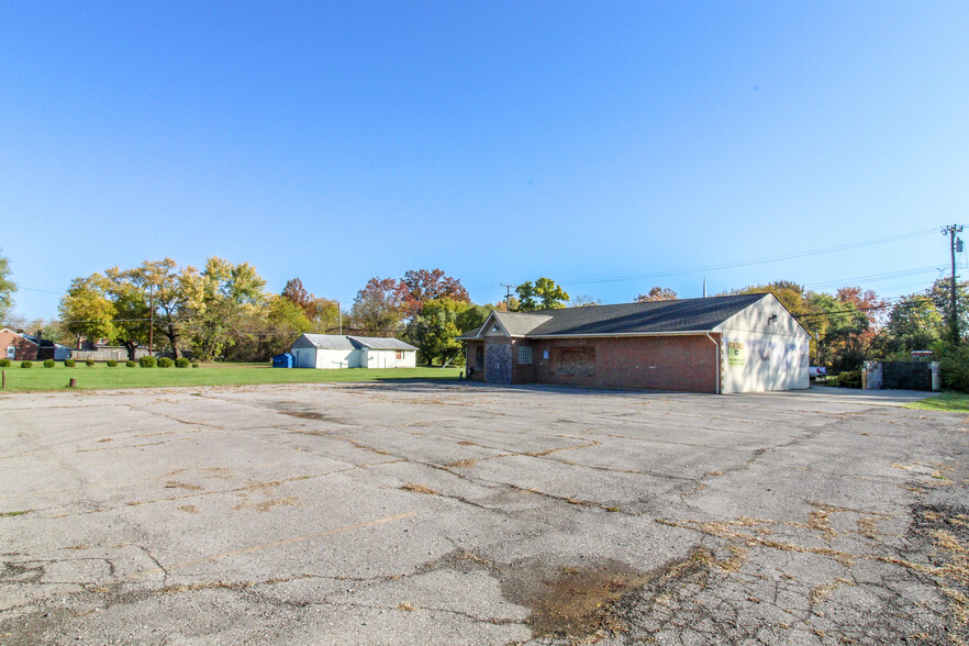 6587 Wayne Rd, Romulus, MI for sale - Building Photo - Image 1 of 1