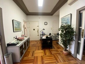 Office in Madrid, Madrid to rent Interior Photo- Image 2 of 13
