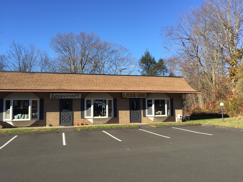 3714 Whitney Ave, Hamden, CT for rent - Building Photo - Image 1 of 1