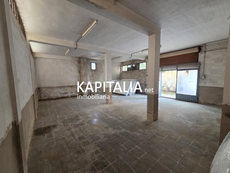 Retail in Ontinyent, Valencia for sale - Interior Photo - Image 3 of 5