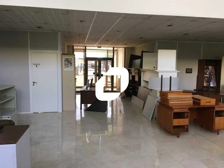 Office in Lisses to rent - Interior Photo - Image 2 of 4