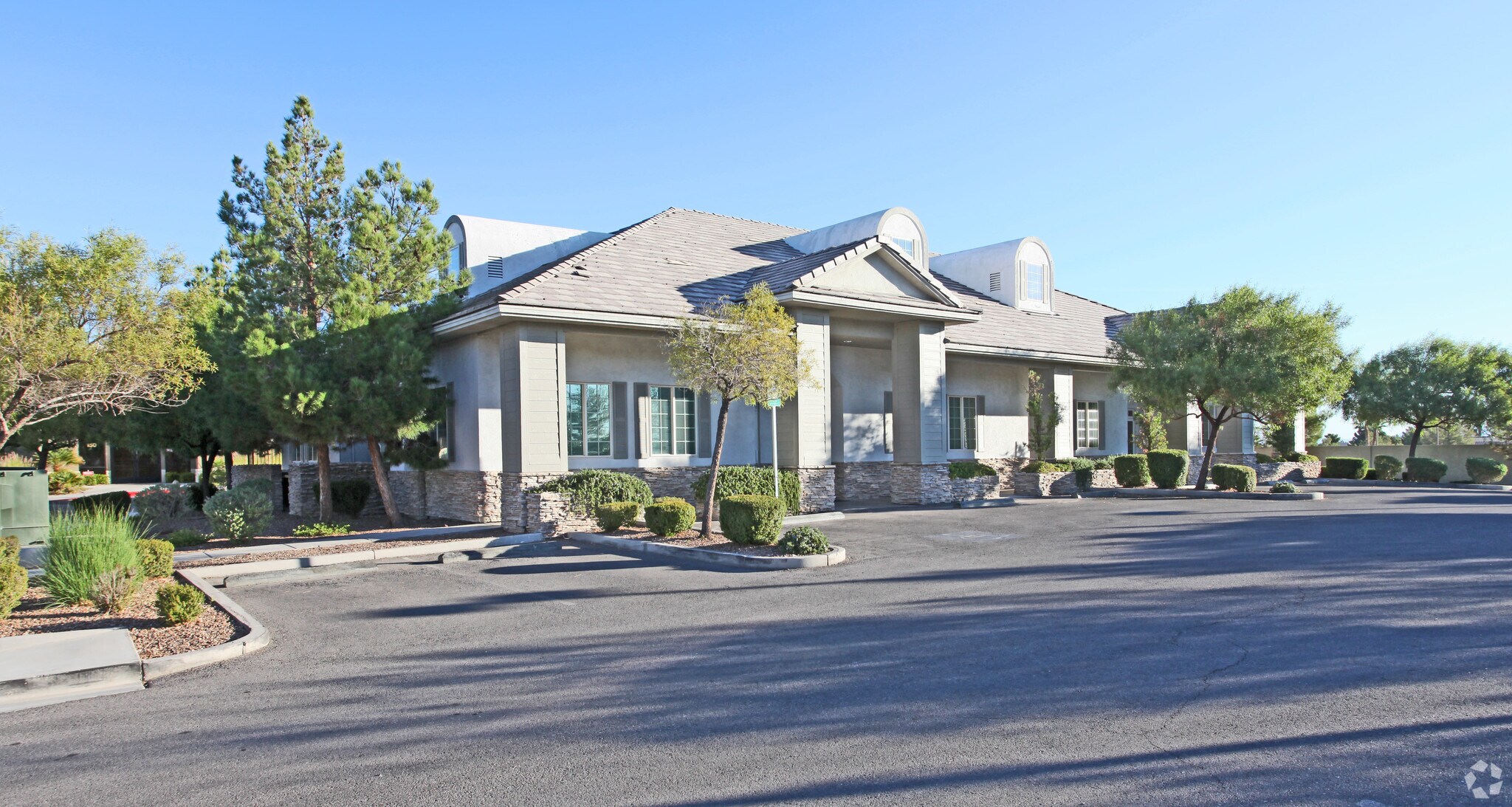 7656 W Sahara Ave, Las Vegas, NV to rent Primary Photo- Image 1 of 33