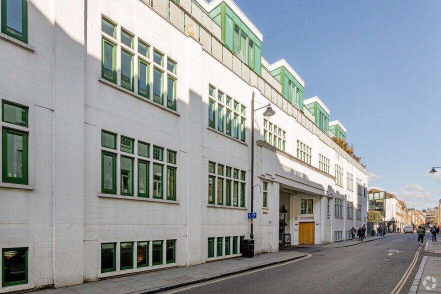 1 Royal Oak Yard, London to rent - Building Photo - Image 3 of 16