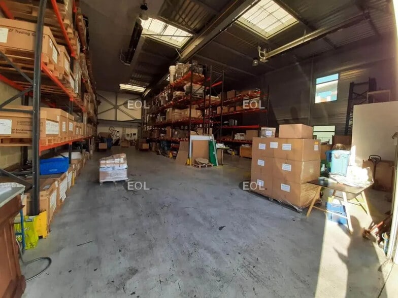 Light Industrial in Thiais to rent - Building Photo - Image 3 of 5