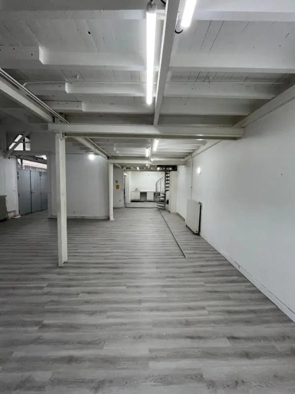 Retail in Paris to rent Interior Photo- Image 1 of 14