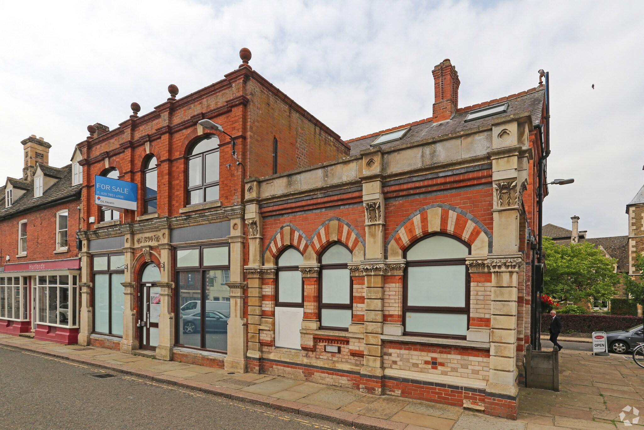 6-8 Market Pl, Oakham for sale Primary Photo- Image 1 of 1