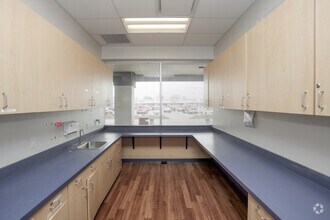 4200 S East St, Indianapolis, IN to rent Interior Photo- Image 2 of 5