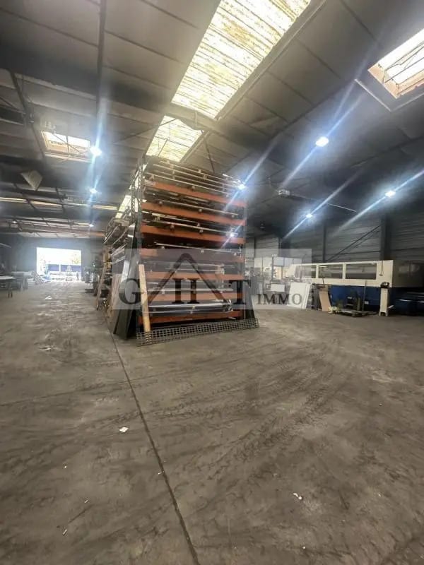 Vente Entrepôt 1 535 m² - Photo 1