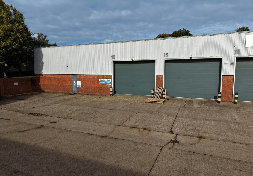 Highlands Rd, Solihull to rent - Building Photo - Image 3 of 6