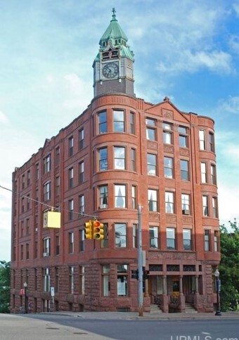 101 Front St, Marquette, MI for sale - Primary Photo - Image 1 of 1